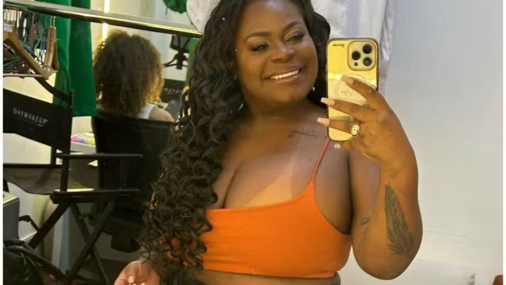 Jojo Todynho ostenta boa forma em selfie e recebe chuva de elogios