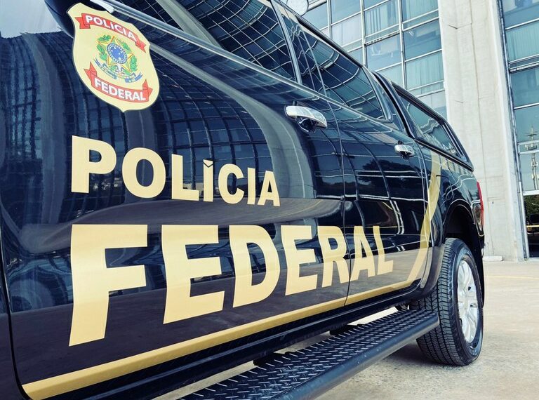 PF cumpre mandado de busca e apreensão em Rio Branco em operação que investiga invasão de sistemas da Receita Federal