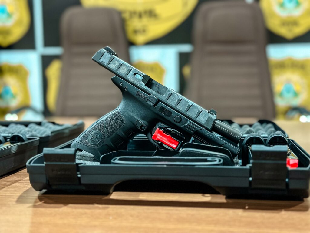 Polícia Civil do AC recebe mais de 30 pistolas em ação que visa modernizar o arsenal de armas