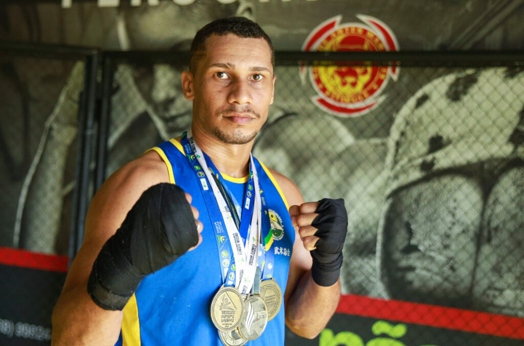 Lutador acreano garante vaga na seleção brasileira e leva o nome do estado às competições de boxe chinês