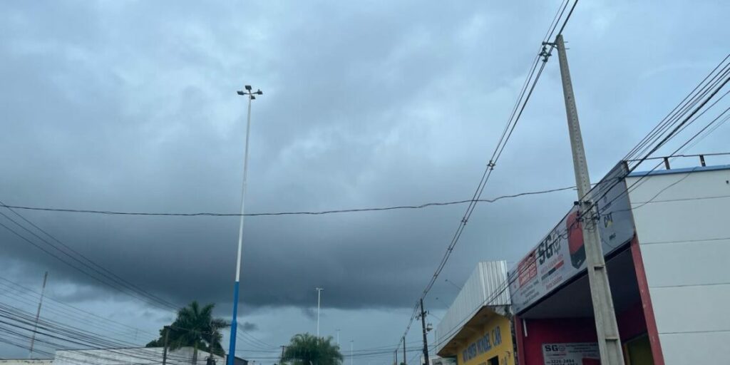 Acre terá sábado (6) de céu nublado com pancadas de chuva e trovoadas, diz Censipam