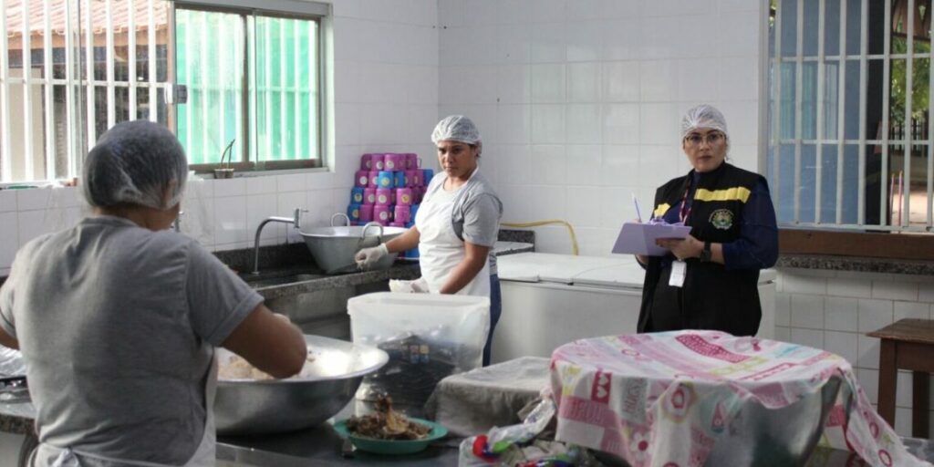 Após denúncia, MP-AC fiscaliza escola Armando Nogueira para apurar qualidade dos alimentos oferecidos a alunos