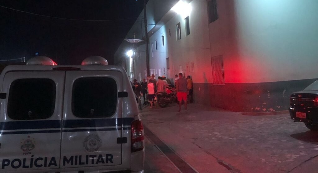 Mulher cai do apartamento em Cruzeiro do Sul após tentar matar aranha