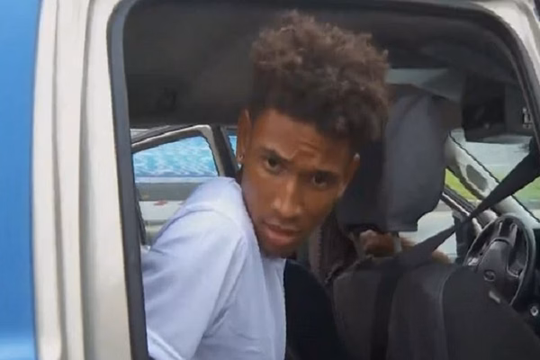 Filho que cortou a mão da mãe e a matou diz que fazia “magia negra”