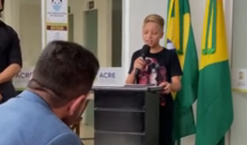 VÍDEO: Criança canta “Conquistando o impossível” e Gladson se emociona