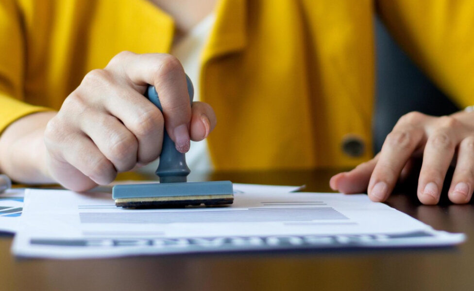 Tabeliã é condenada por falsificar procuração e adulterar livro de cartório no AC