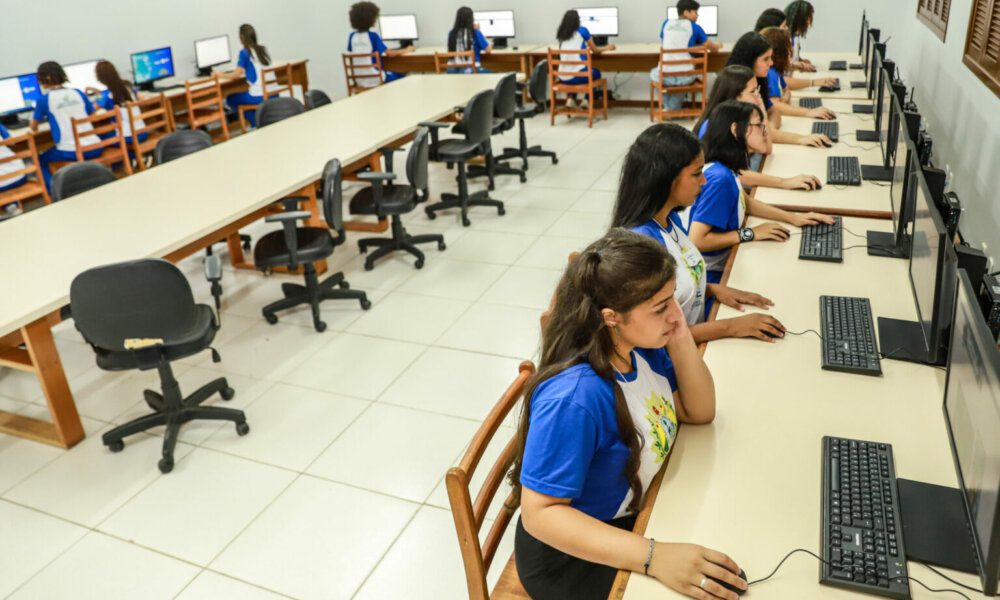 Internet em escolas do Acre é uma das piores do país