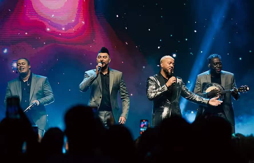 Após chorar no show em São Paulo, Belo canta com Soweto no Rio e diz: ‘Ninguém é de ferro. Continuarei acreditando no amor’