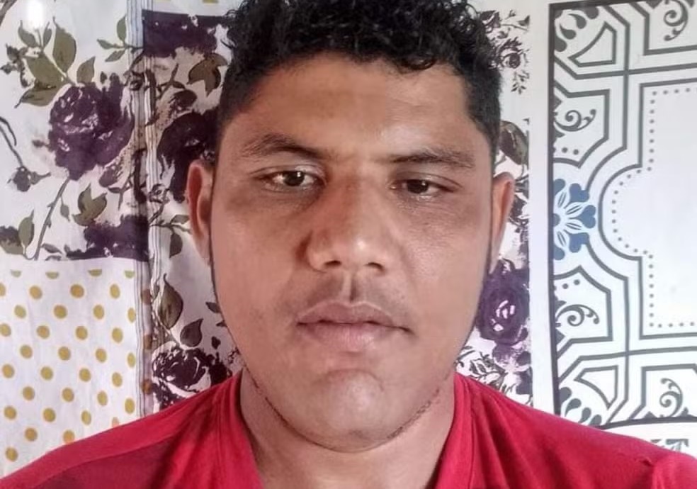 Suspeito de matar esposa e o neto dela a facadas é enterrado sem a presença da família no Acre