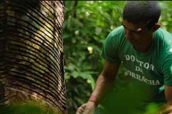 Conheça o seringueiro acreano que criou marca de sapatos de borracha conhecida mundialmente