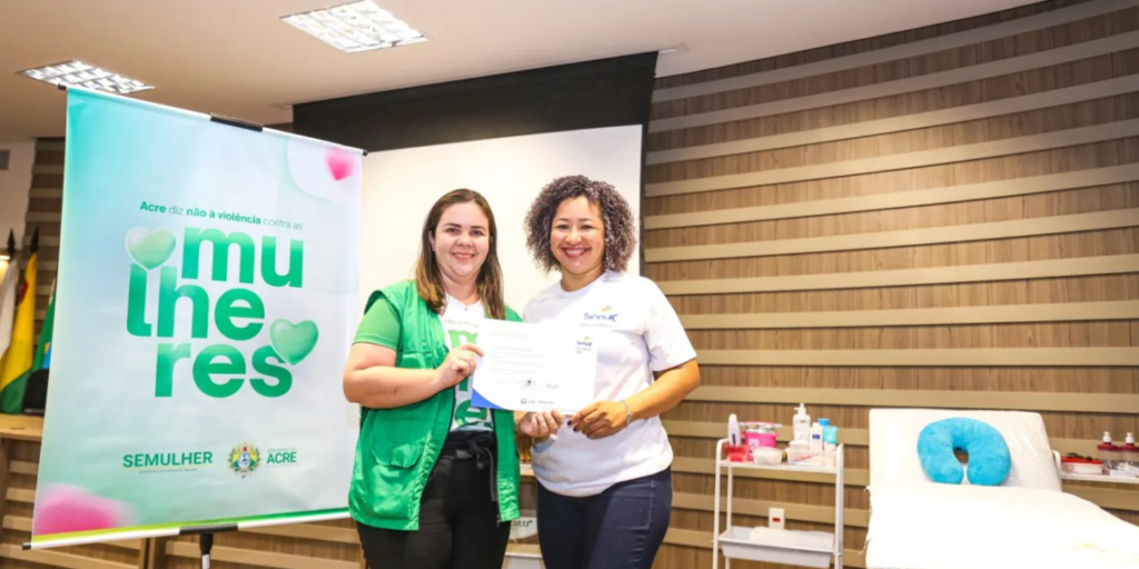 Programa Impacta Mulher certifica mulheres com curso profissionalizante em Cruzeiro do Sul