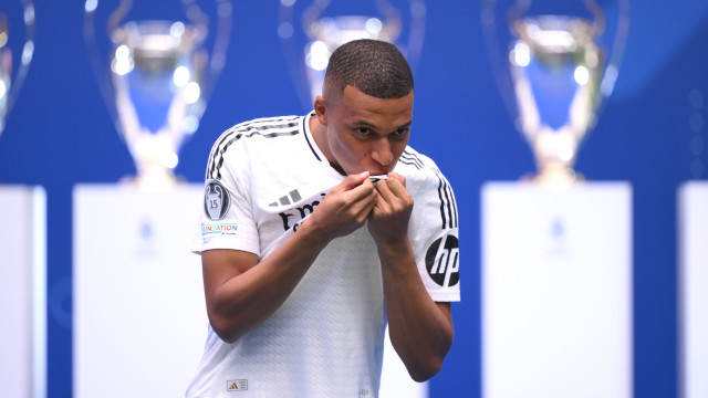 Mbappé realiza sonho, é apresentado pelo Real Madrid e promete ‘dar a vida’
