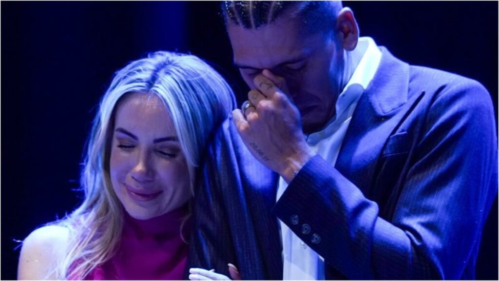 Jogador Roberto Firmino se torna pastor de igreja evangélica fundada por ele