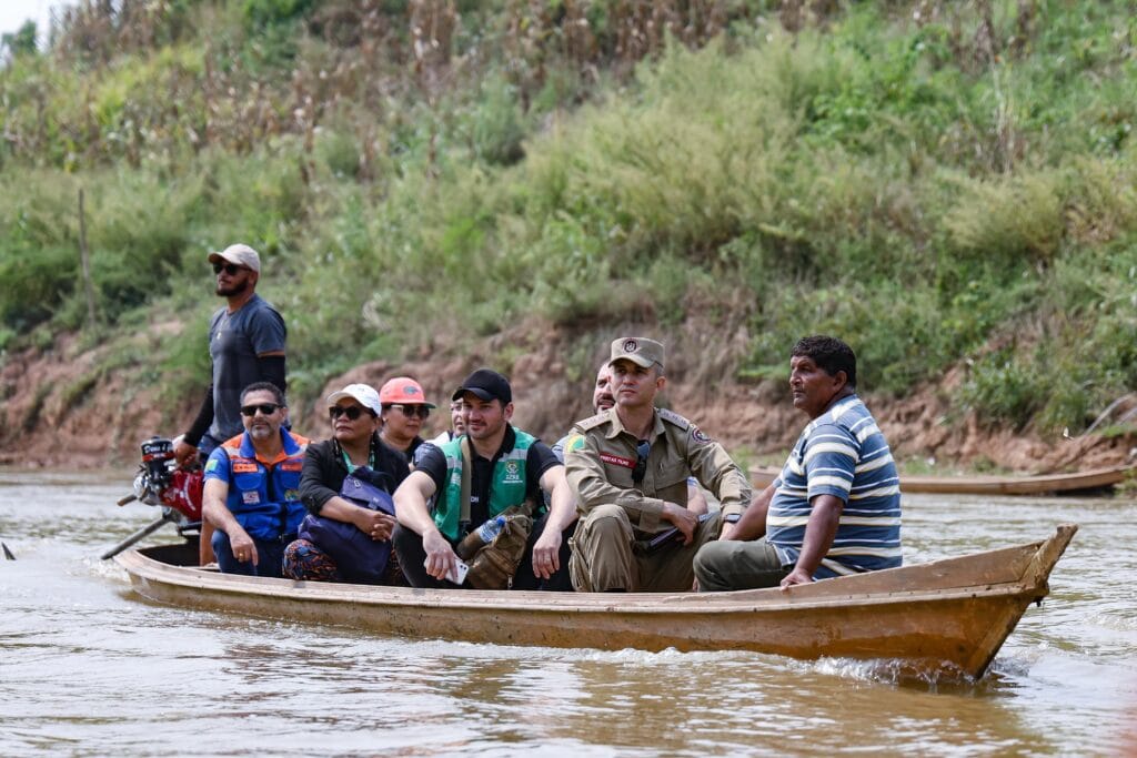 Governo envia Gabinete de Crise a cidades isoladas e Tarauacá para atender populações afetadas pela seca extrema e queimadas