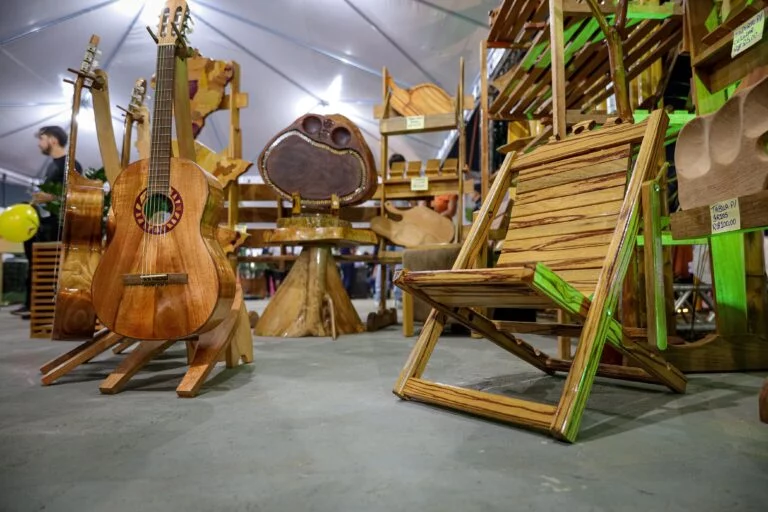 Iapen expõe instrumentos musicais fabricados por apenados na ExpoAcre Juruá