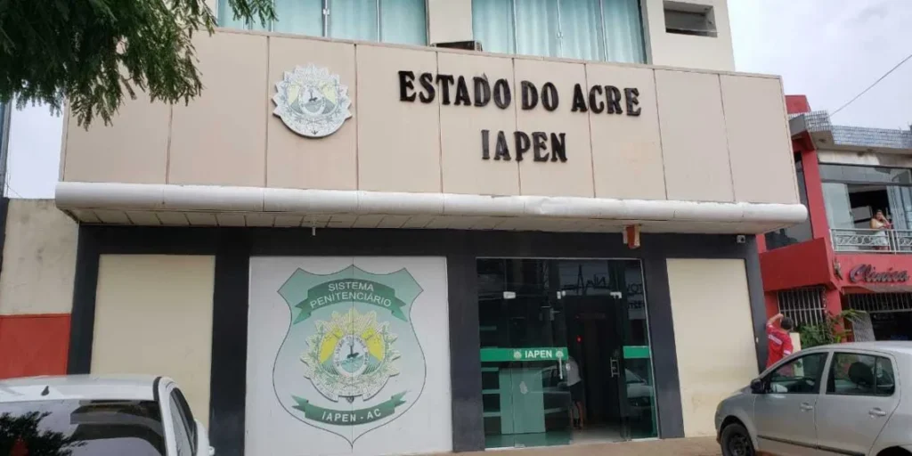 Iapen-AC notifica 25 servidores que podem ter salários bloqueados; veja nomes