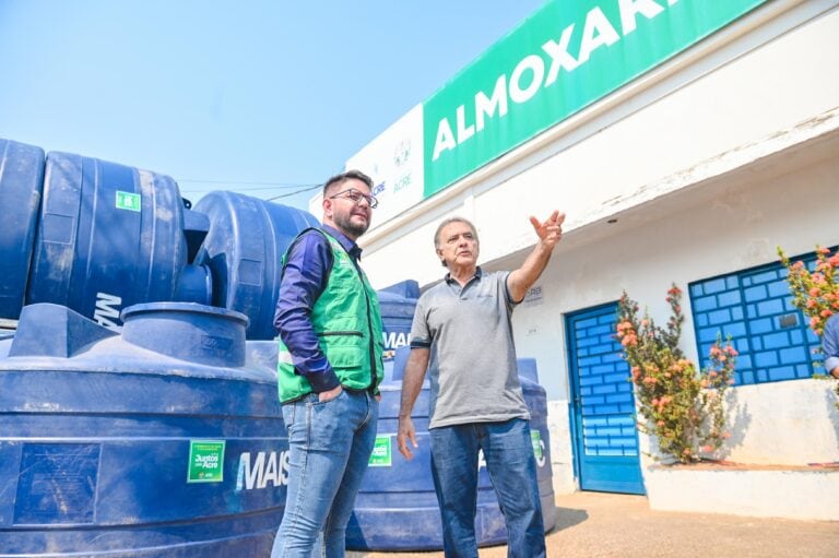 Com entrega de caixas d’água para o Bujari, governo do Acre intensifica ações em todo o estado para combater a crise hídrica