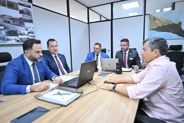 Governo do Estado intercede pela reabertura de ramal que tira Porto Walter do isolamento terrestre