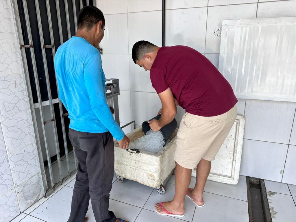 Fábrica de gelo em Rodrigues Alves produz em média 60 toneladas de gelo por mês