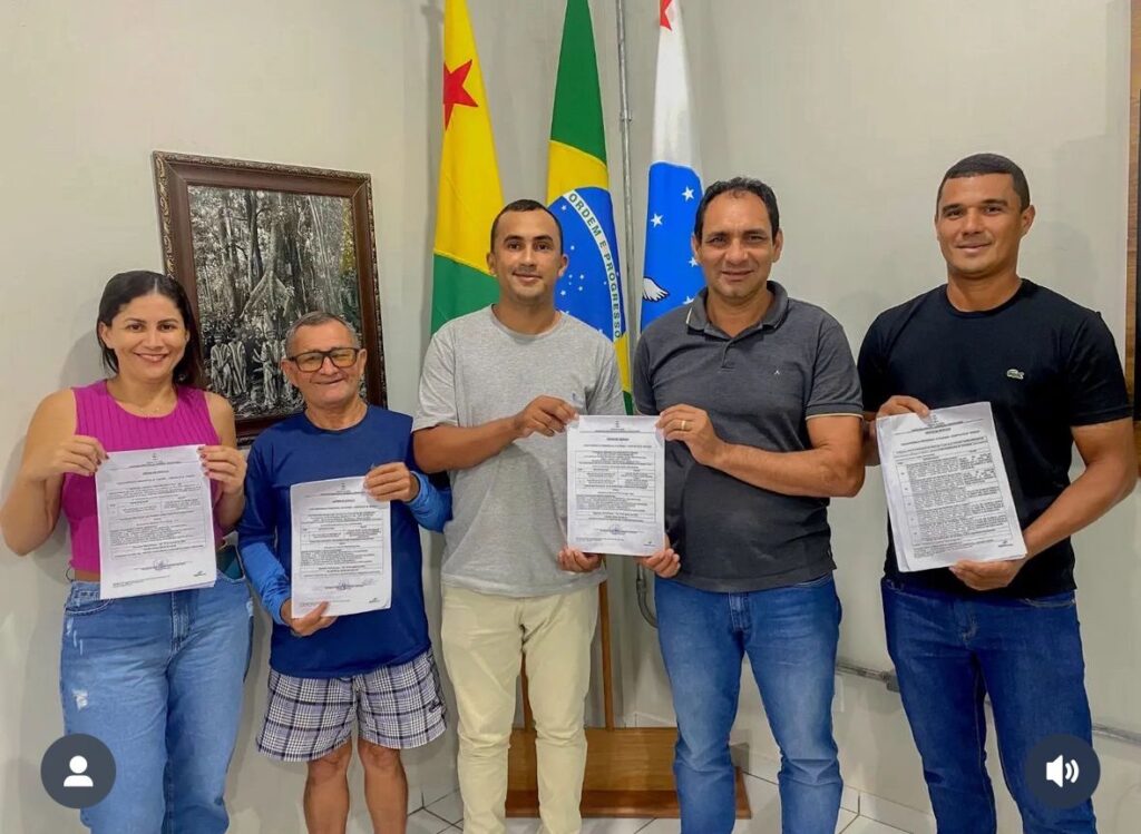 Prefeito Valdélio Furtado Assina Ordem de Serviço para Fornecimento de Água Potável em Comunidades de Marechal Thaumaturgo