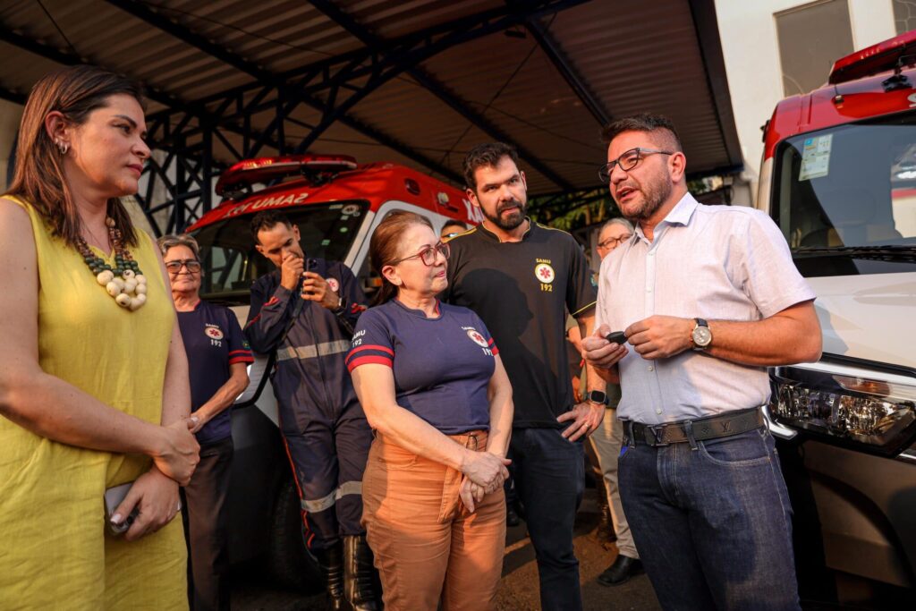 Gladson Cameli entrega novas unidades ambulâncias ao Samu