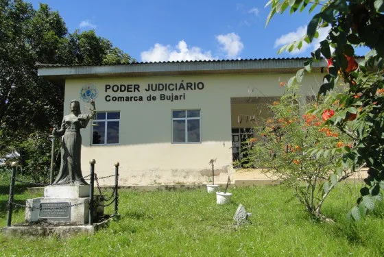 Homem é condenado a mais de dois anos por violência doméstica e posse irregular de arma de fogo no Acre