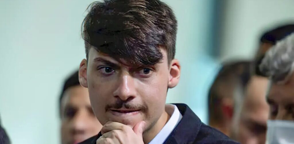 Santander volta a pedir bloqueio de contas de Jair Renan Bolsonaro por dívida de R$ 360 mil