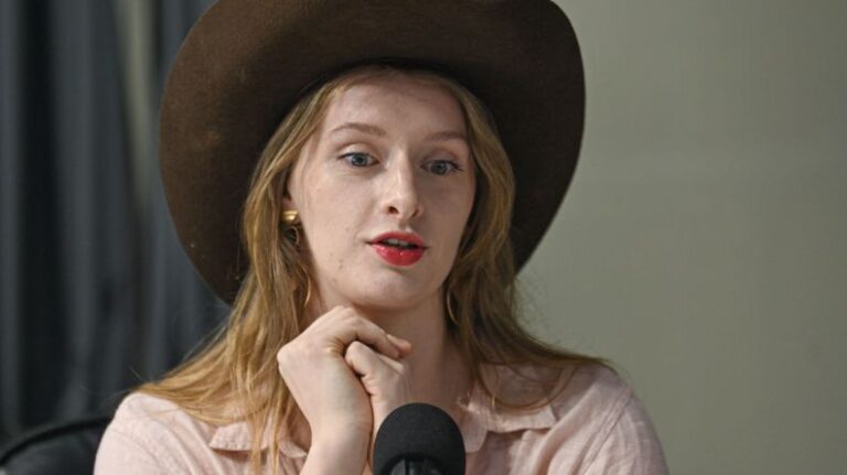 “Russa no Acre” quebra o mito de que europeu não toma banho e fala sobre adaptação com o clima