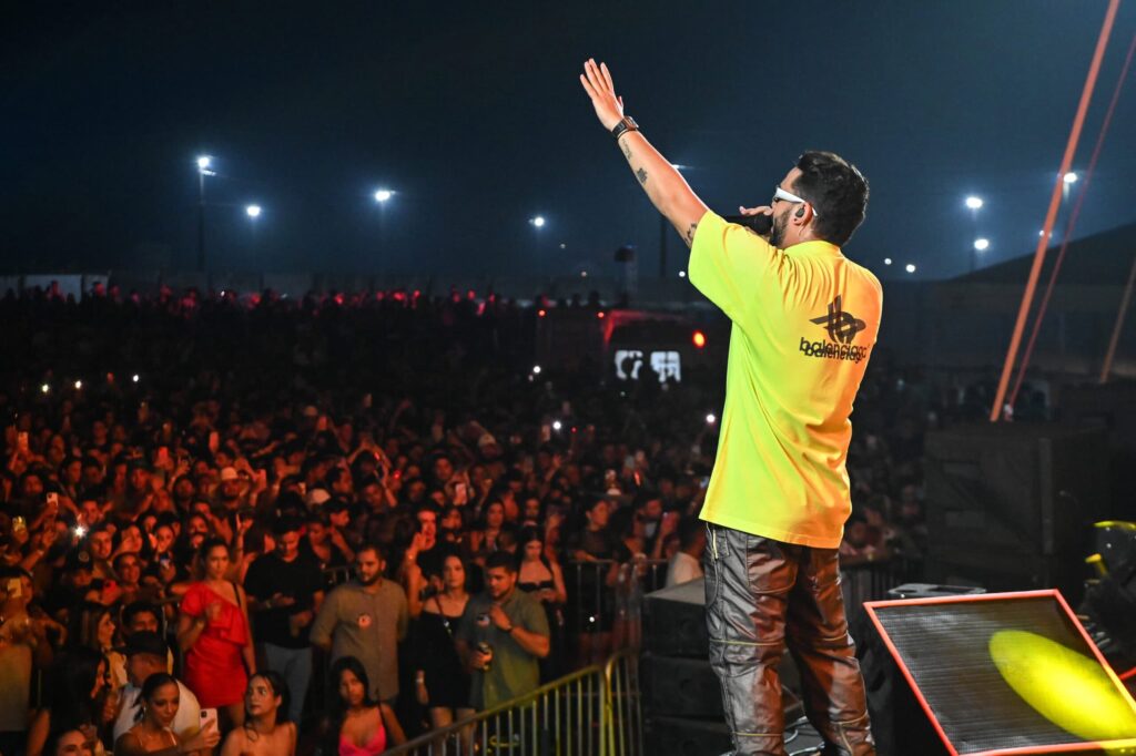 Encerramento da Expoacre é marcado por show de Henry Freitas e um público animado