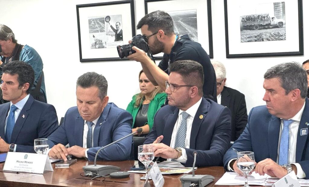 Gladson Cameli defende união para enfrentamento às queimadas em reunião com ministros do governo federal