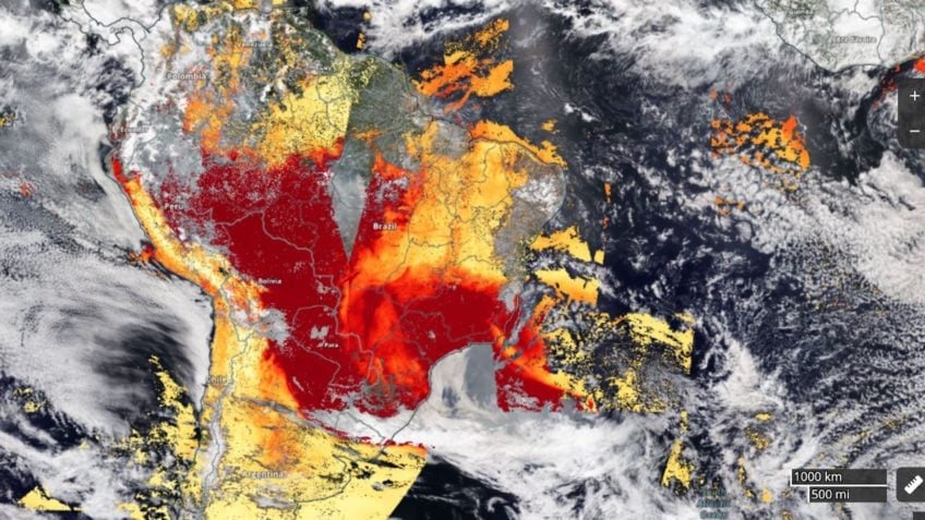 Fumaça do Acre é uma das responsáveis por cortina que cobre 60% do país, diz pesquisadora