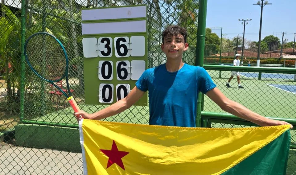 Jovem tenista acreano conquista vaga inédita na semifinal em disputa nacional