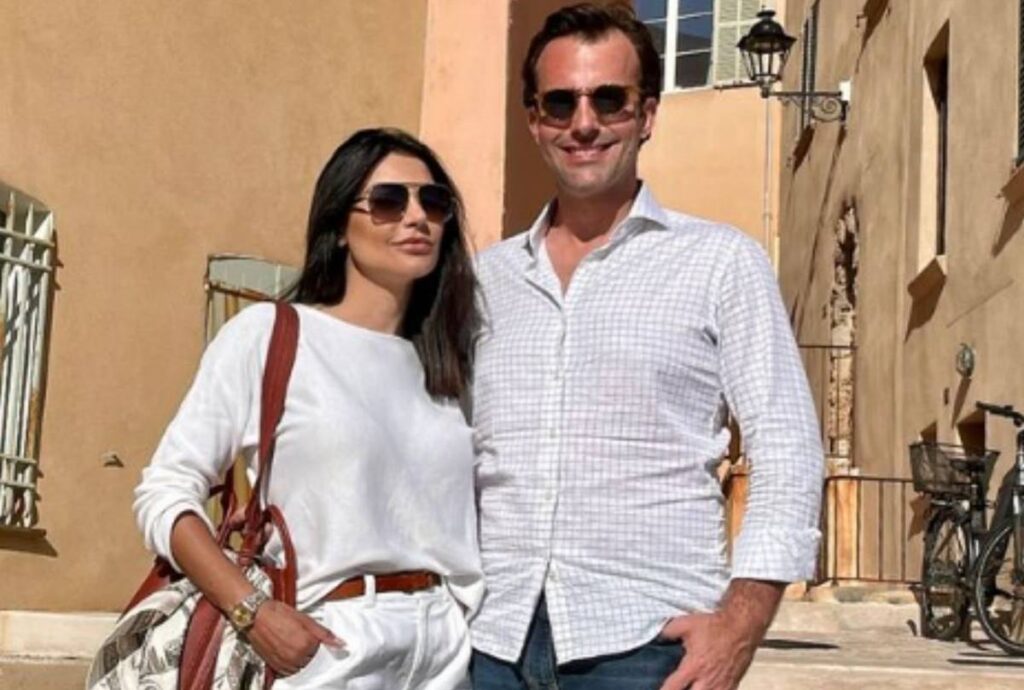 Cíntia Chagas acusa Bove de agredi-la após negar foto com Bolsonaro cintia-chagas-acusa-bove-de-agredi-la-apos-negar-foto-com-bolsonaro