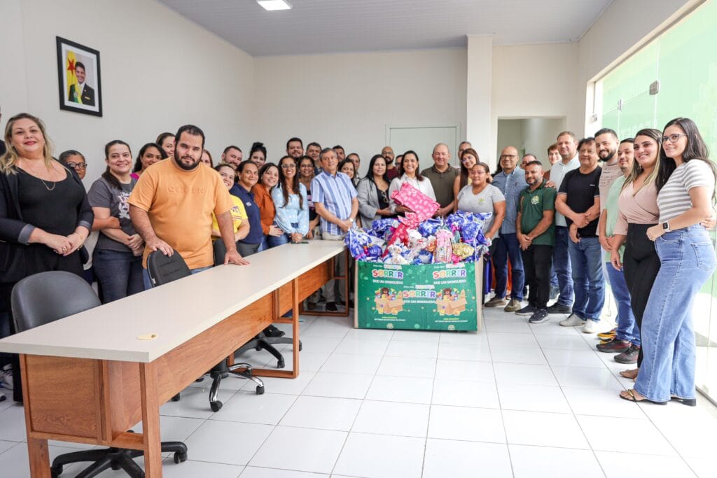 No Acre, servidores doam brinquedos e agasalhos à campanha ‘Faça Uma Criança Sorrir’