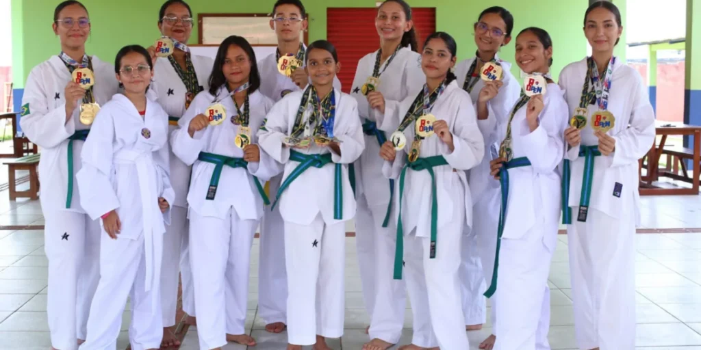 Alunos do Colégio Militar Dom Pedro II conquistam medalhas no Rondônia Open de Taekwondo