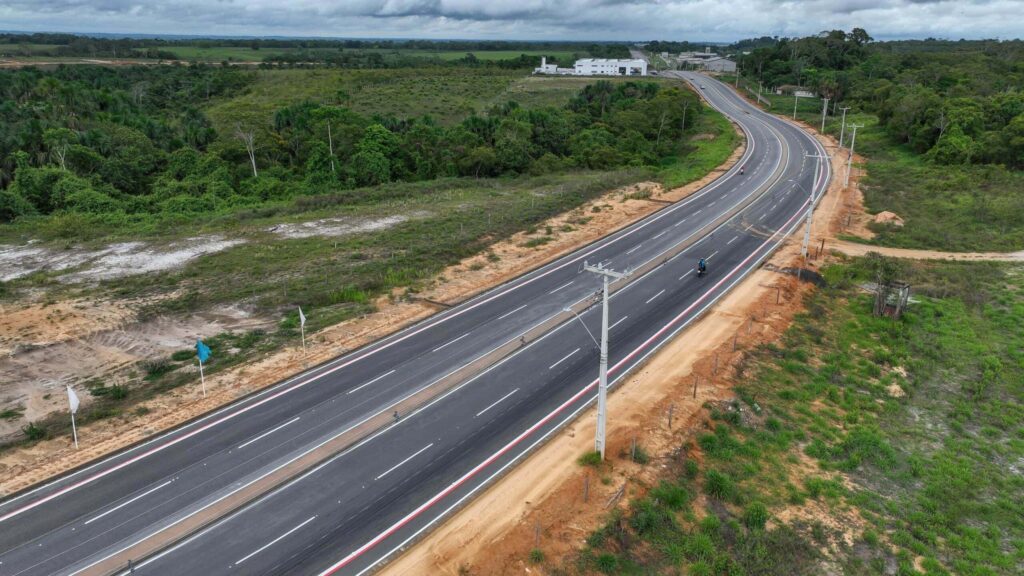 Gladson Cameli entrega primeira etapa da duplicação da rodovia AC-405 nesta terça-feira (29)