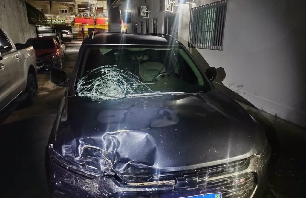 Em Cruzeiro do Sul, menor dirigia caminhonete sob efeito de bebidas alcoólicas e colide com moto