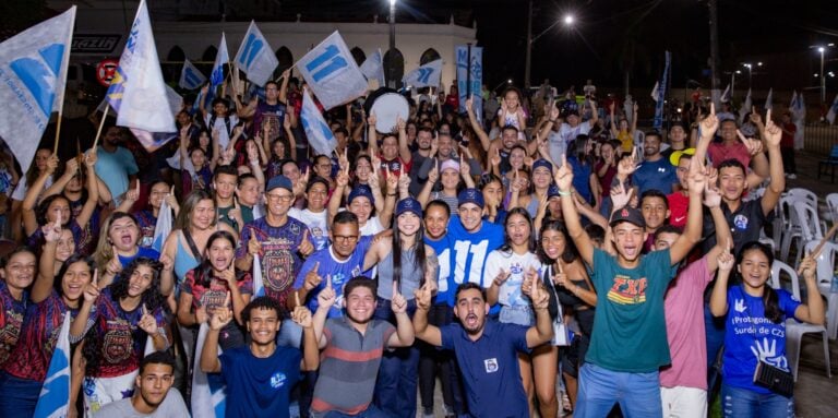 Zequinha Lima recebe apoio em encontro com juventude cruzeirense