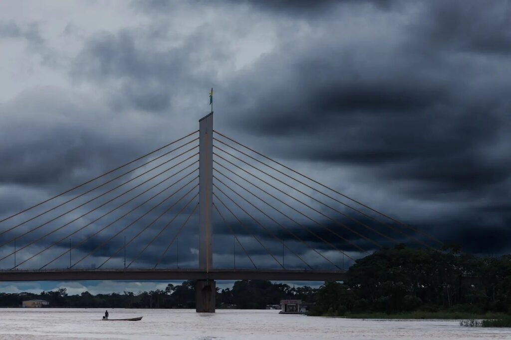 Frente fria traz tempo nublado e possibilidade de temporais em todo o Acre
