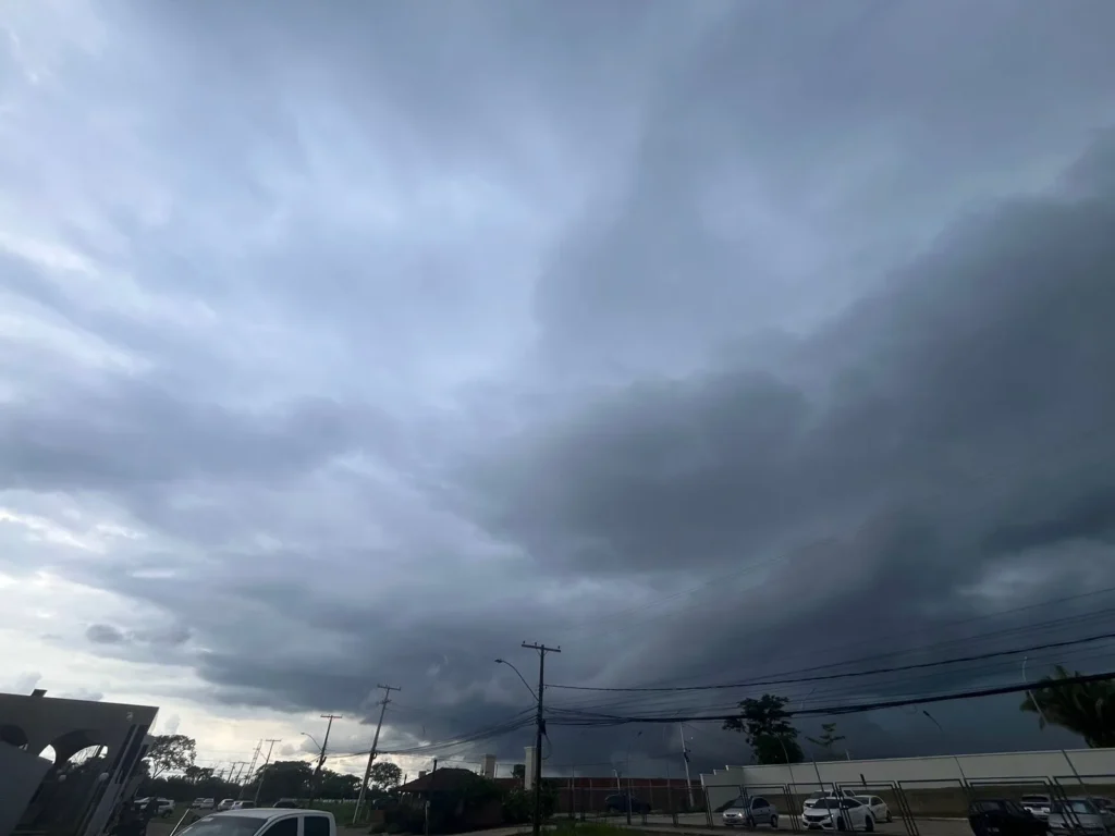 Ventos úmidos trazem instabilidade em todo AC nesta terça-feira (19)