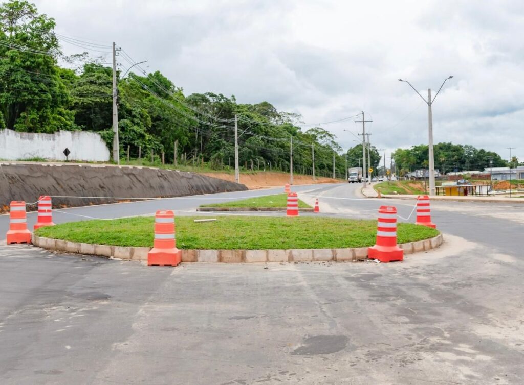 Prefeitura avança na construção da rotatória do Complexo Esportivo de Cruzeiro do Sul