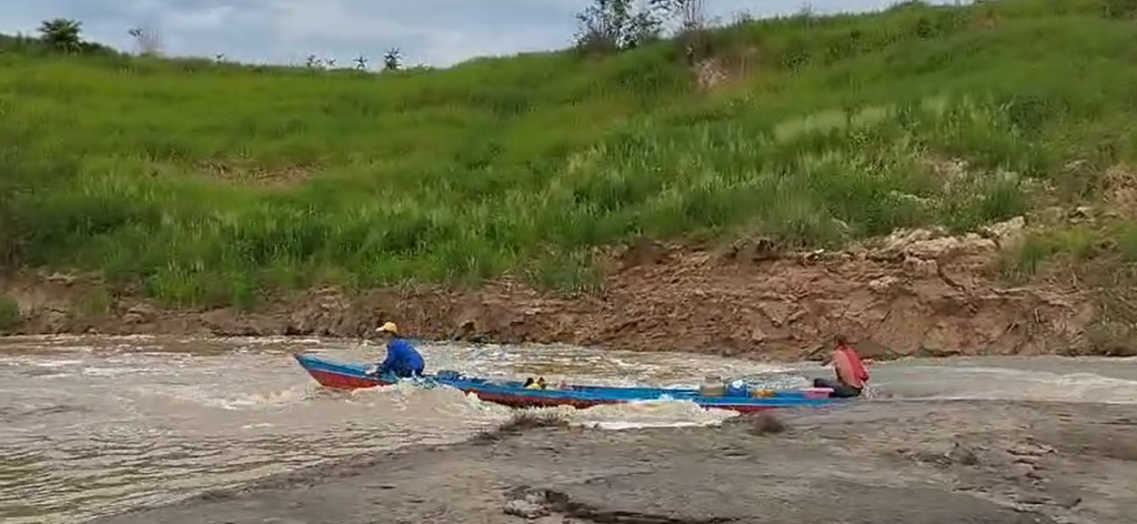Após meses de seca extrema, rio no interior do Acre volta a ter condições de navegação