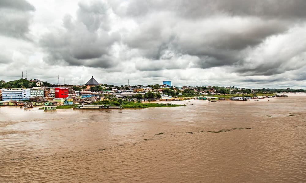 Rio Juruá sobe quase dois metros em 24 horas em Cruzeiro do Sul