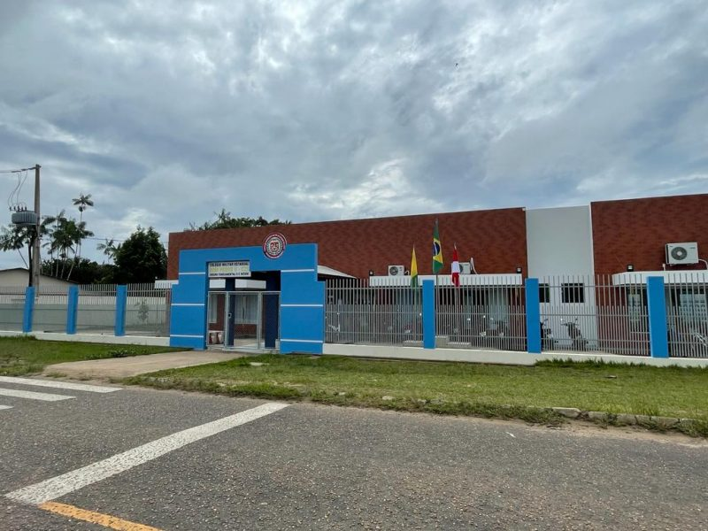 Seis alunos de colégio militar em Cruzeiro do Sul tiram mais de 920 pontos na redação do Enem