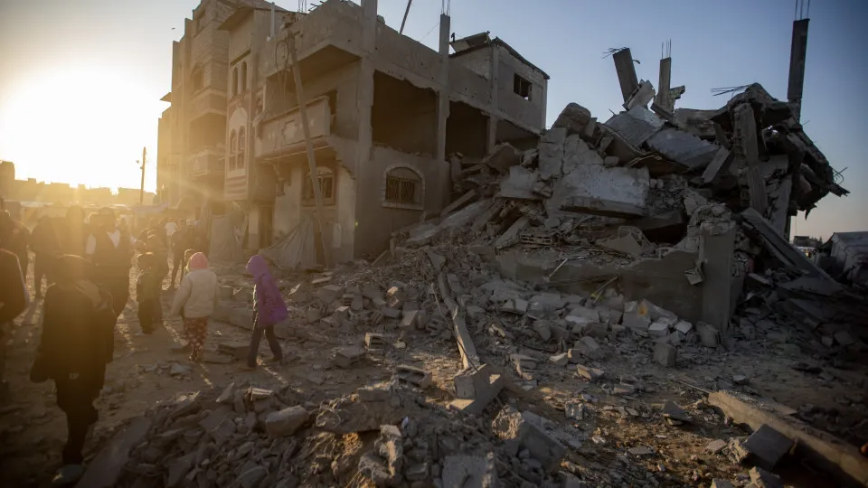 Reconstrução de Gaza custará mais de 266 bilhões de reais