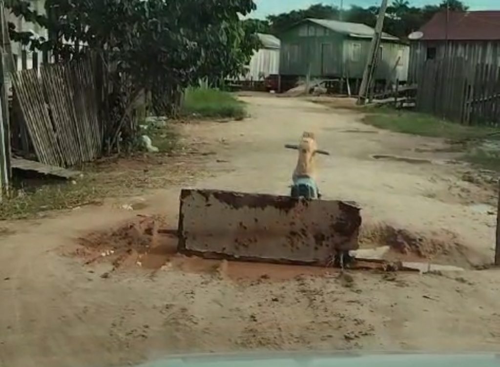 Motoristas de Tarauacá reclamam das péssimas condições das ruas