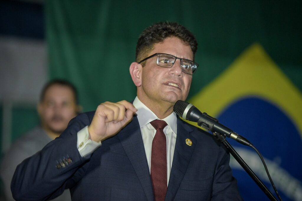 ‘Preciso de equipe com mais compromisso’, diz Gladson Cameli sobre exonerações