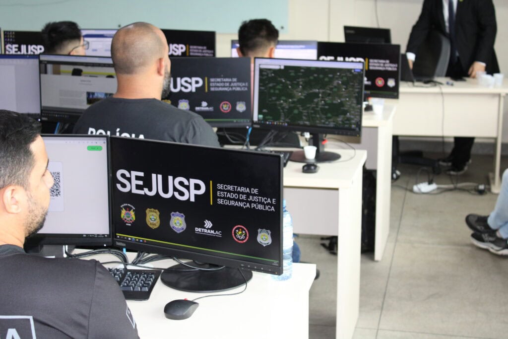 Policiais civis e bolivianos participam de curso integrado de investigação tecnológica