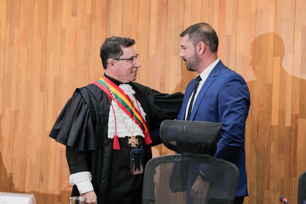 Na posse do presidente do Tribunal de Justiça, Nicolau Jr defende parcerias entre os poderes