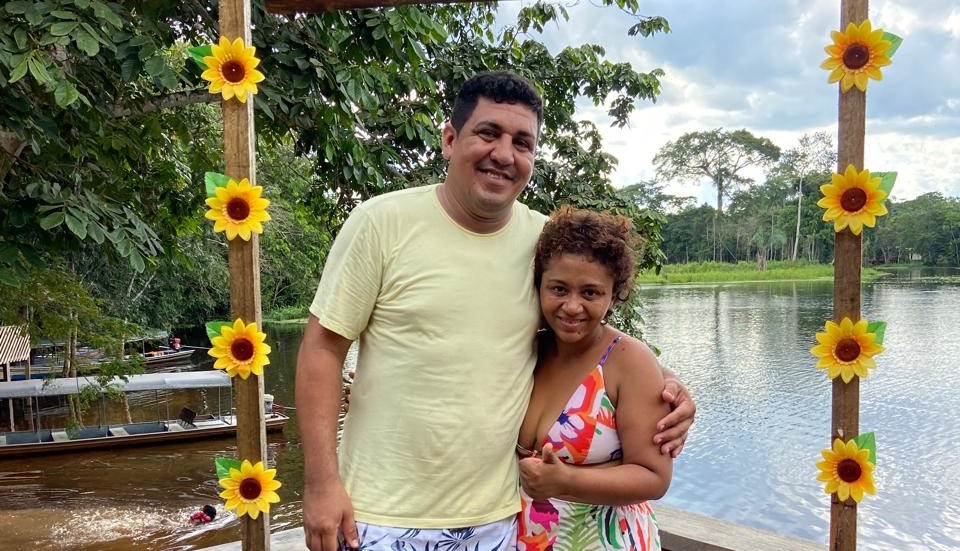 Em Cruzeiro do Sul, jovem leva amiga em situação de rua para passeio no Crôa e emociona a web